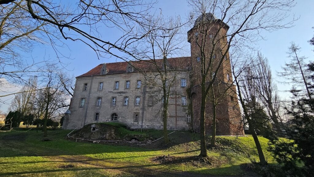 Koźmin Wielkopolski Castle: A Historic Fortress and Residence in Poland 4 Koźmin Wielkopolski Castle