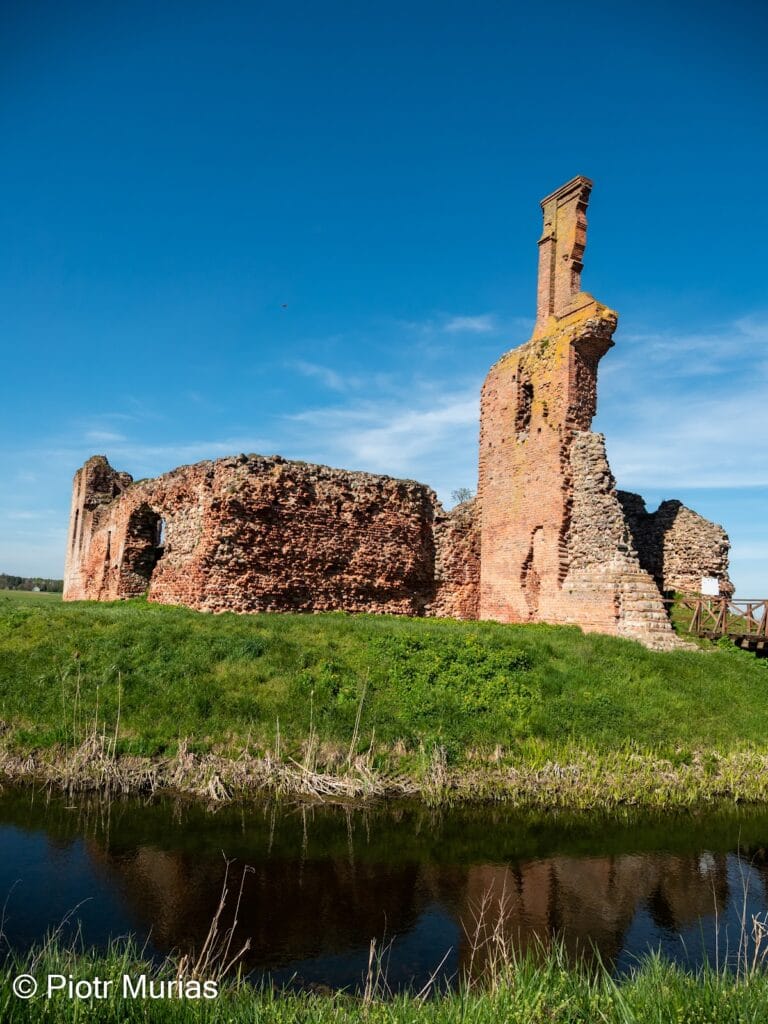 Besiekiery Castle: A Historic Polish Noble Residence 4 Besiekiery Castle