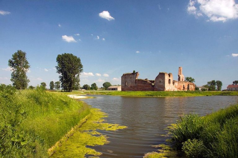 Besiekiery Castle: A Late-Gothic Stronghold in Poland