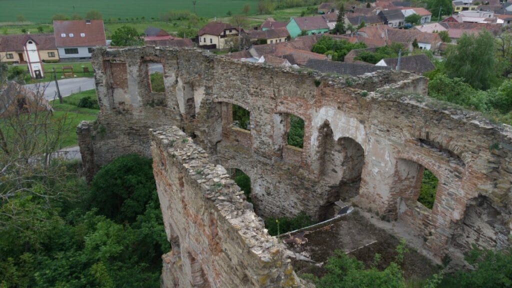 Žerotice Castle: A Medieval Fortified Residence in Czechia 2 Žerotice Castle