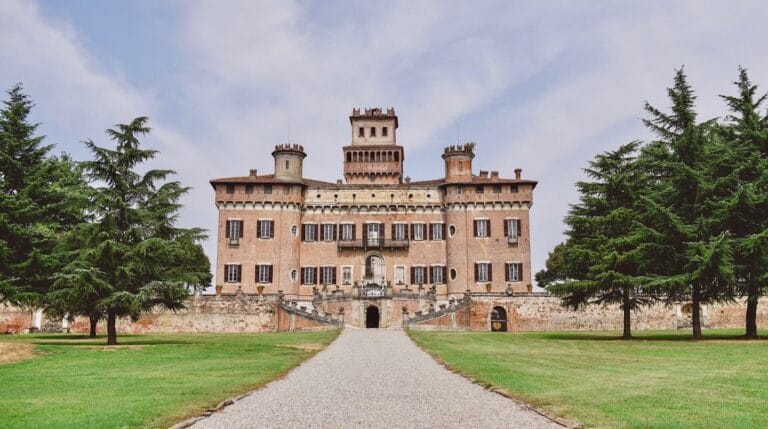 Chignolo Po Castle: A Historic Fortress and Noble Residence in Italy