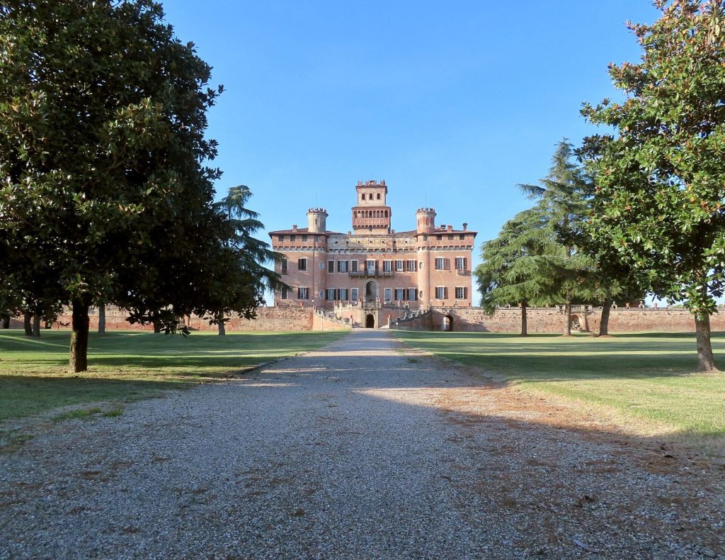 Chignolo Po Castle
