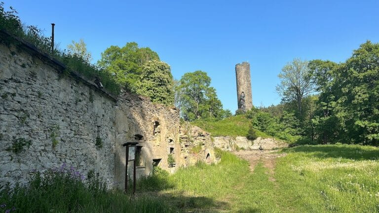 Neuberg Castle: A Medieval Fortress near Podhradí in the Czech Republic
