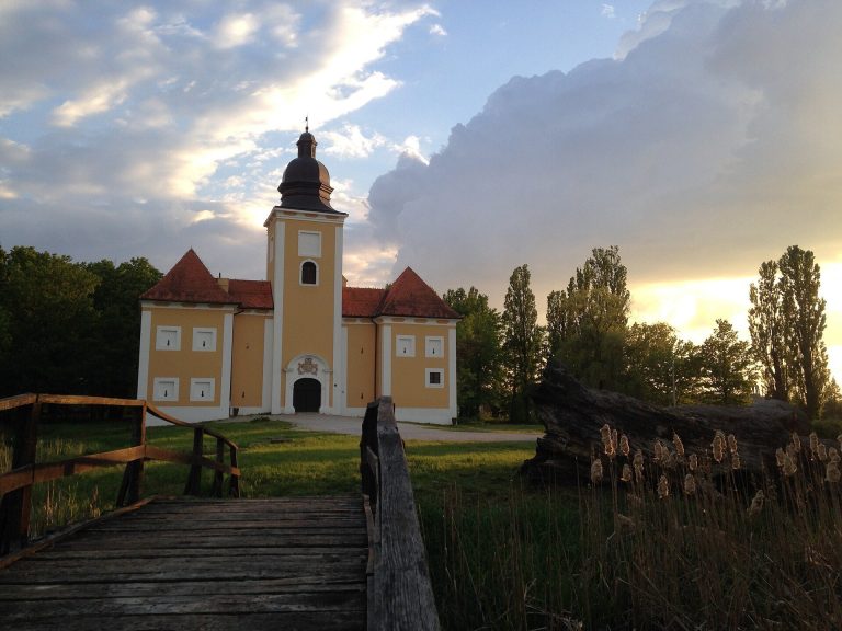 Stari grad Lukavec: A Fortified Castle and Assembly Seat in Croatia