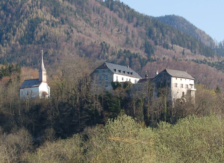 Burg Marquartstein: A Medieval Hill Castle in Bavaria