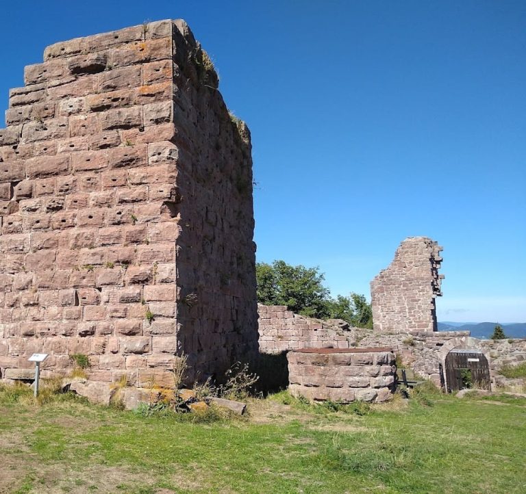 Château de Hohenack: A Medieval High-Altitude Castle in France
