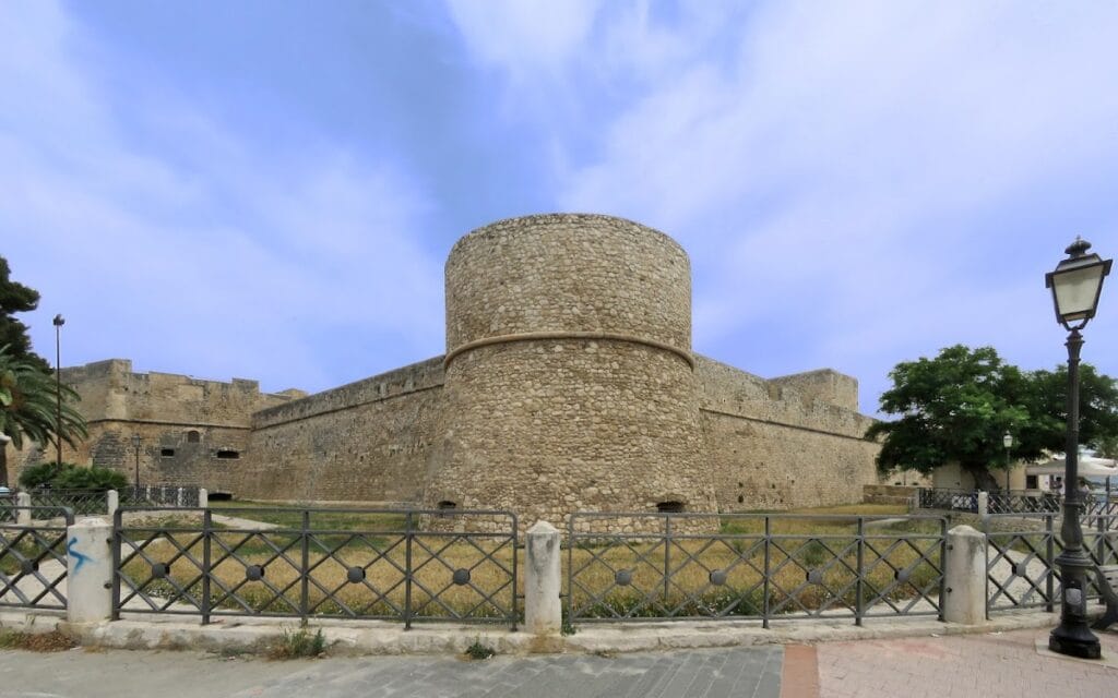 Castello svevo angioino: A Medieval and Early Modern Fortress in Manfredonia 2 Castello svevo angioino
