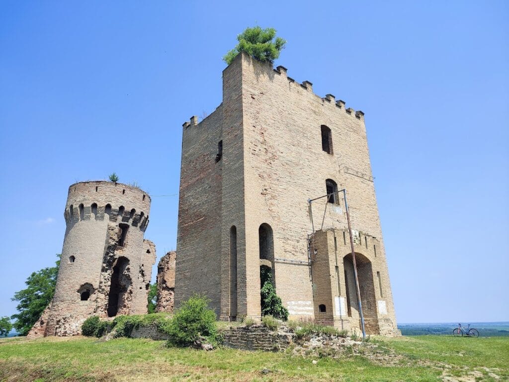 Erdut Castle: Medieval Fortress Above the Danube in Croatia 1 Erdut Castle