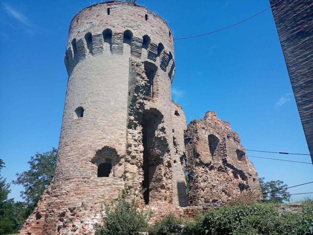 Erdut Castle: Medieval Fortress Above the Danube in Croatia 2 Erdut Castle
