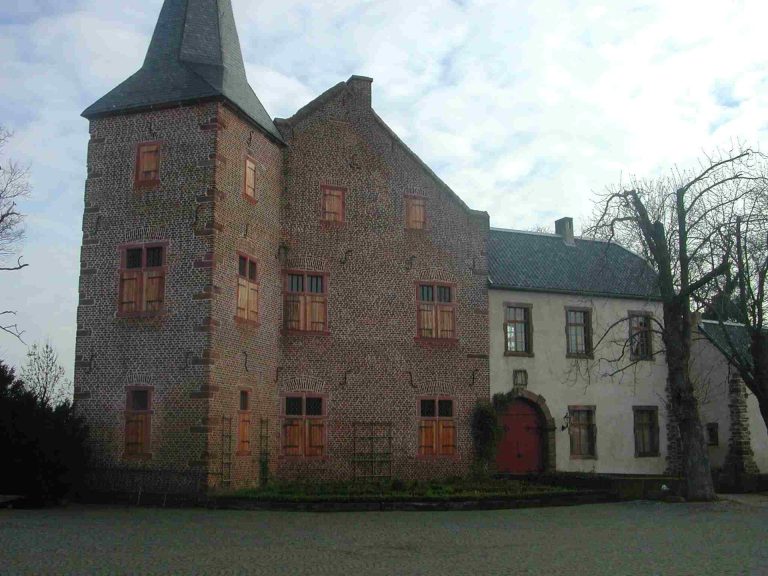 Burg Bubenheim: A Lowland Castle in Germany