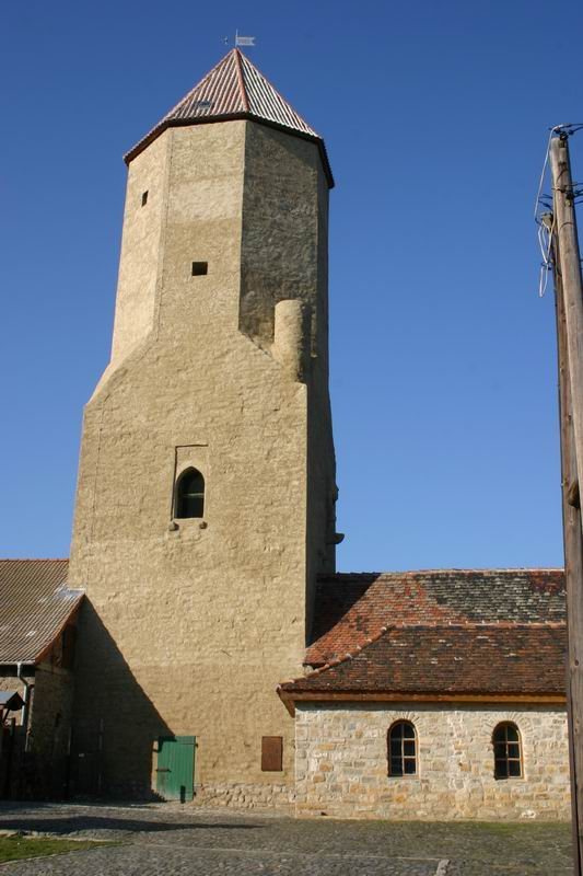 Burg Freckleben: A Romanesque Spur Castle in Germany