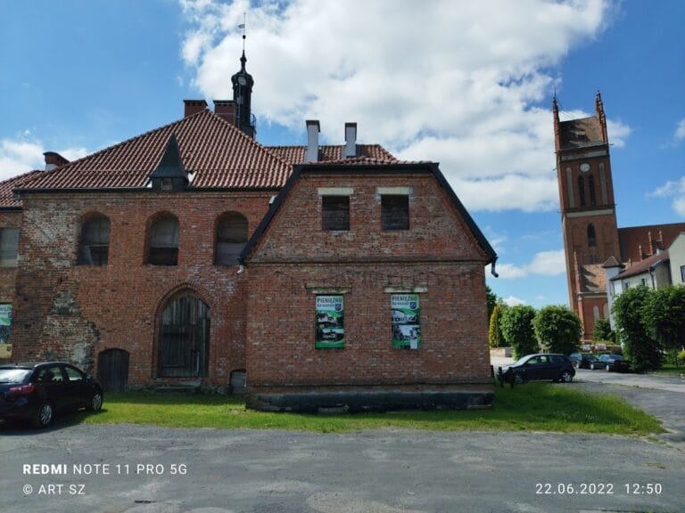 Zamek Kapituły Warmińskiej in Pieniężno: A Historic Gothic Castle in Poland