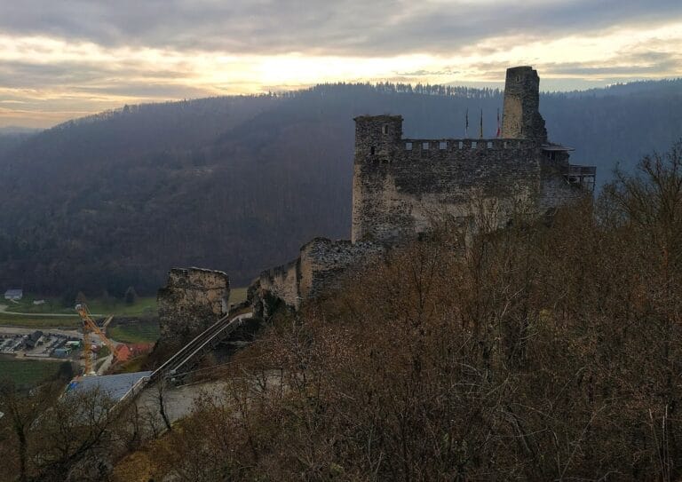 Burgruine Senftenberg: A Medieval Castle Ruin in Austria