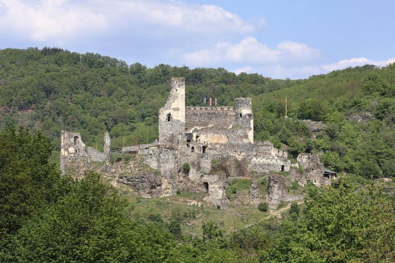 Senftenberg Castle Ruin: A Medieval Hilltop Fortress in Austria