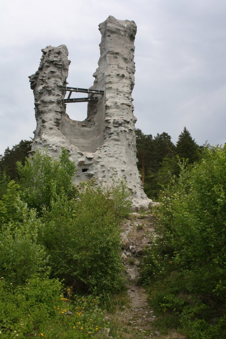 Burg Rauenstein: A Medieval Schaumberg Seat and Castle Ruin in Germany