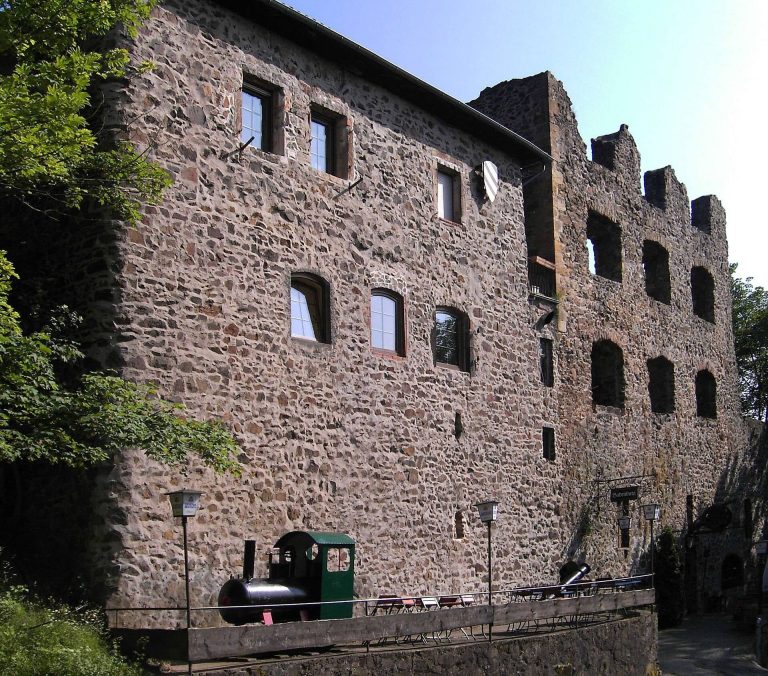 Castle Badenburg (Gießen): A Medieval Waterside Castle