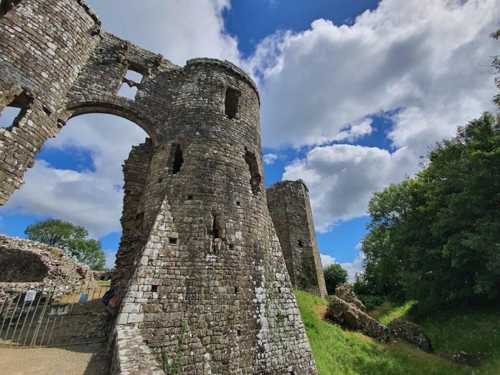 Llawhaden Castle: A Medieval Episcopal Fortress in Wales 1 Llawhaden Castle
