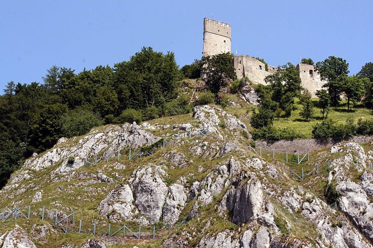 Burg Randeck: A Medieval Hilltop Castle in Germany