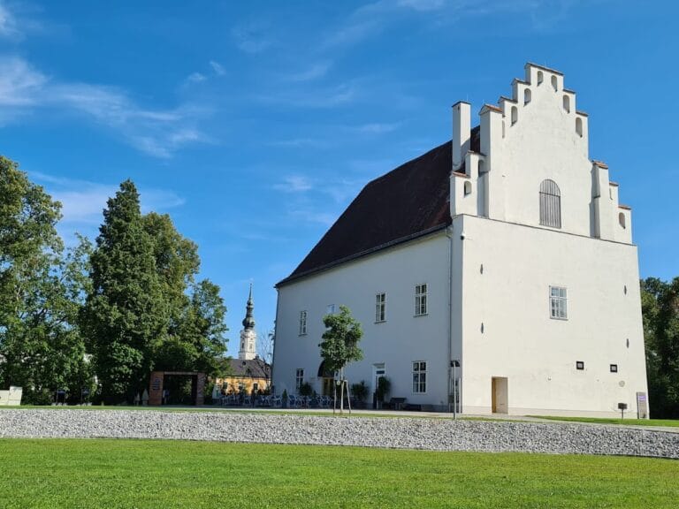 Burg Obernberg: A Medieval Castle in Austria