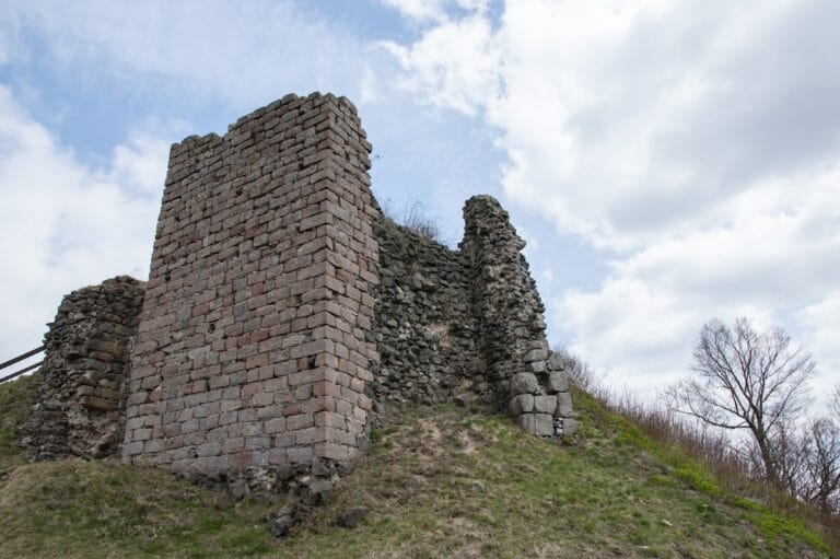 Kumburk Castle: A Gothic Ruin in the Czech Republic