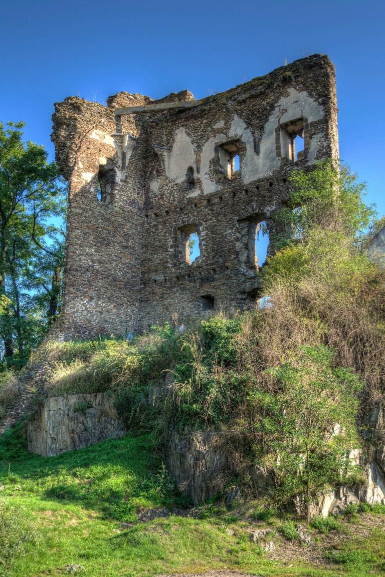 Říčany: A Thirteenth-Century Gothic Castle Ruin in Czechia