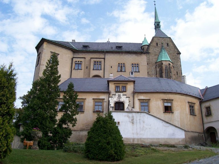 Šternberk Castle: A Historic Noble Residence in Czechia