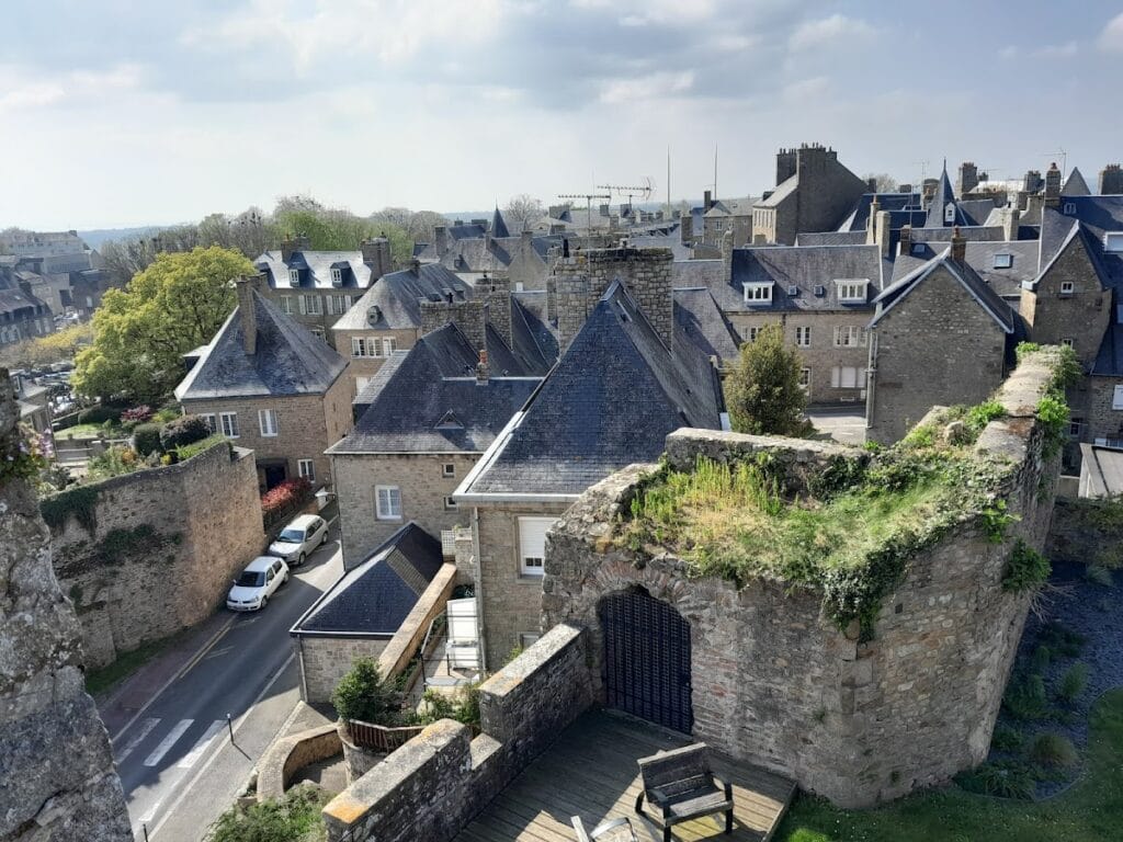 Château d'Avranches: A Medieval Castle and Urban Fortress in France 3 Château d'Avranches