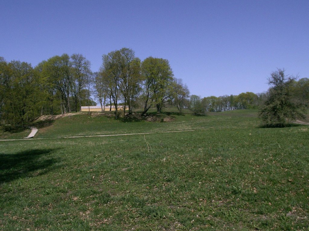 Dubingiai Castle: A Lithuanian Castle and Radziwiłł Residence 2 Dubingiai Castle
