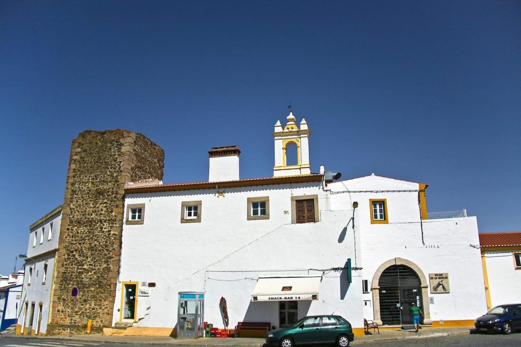 Castle of Arronches: A Medieval Frontier Stronghold in Portugal 1 Castle of Arronches