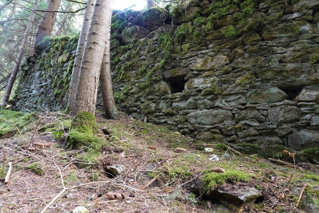 Hus: A Gothic Watch Castle in Czechia 2 Hus