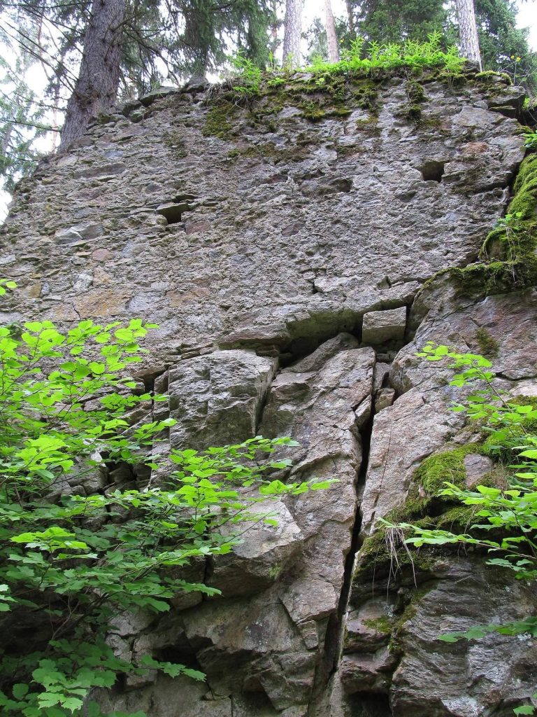Hus: A Gothic Watch Castle in Czechia