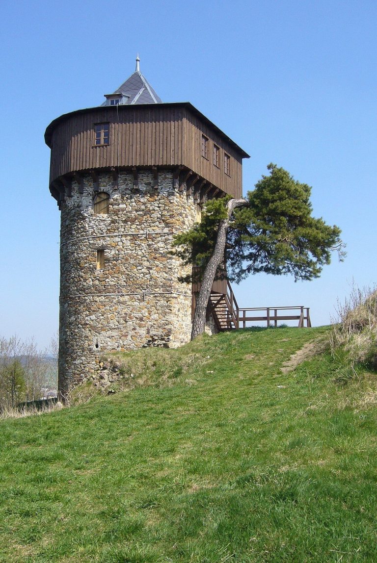 Hartenštejn Castle: A Late Gothic Military Stronghold in Czechia