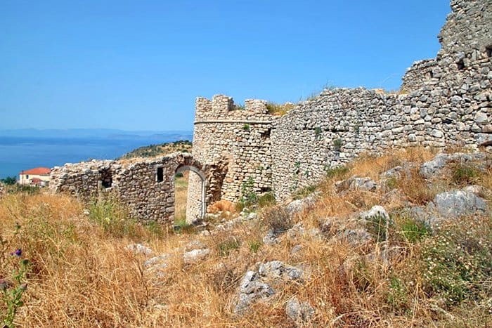 Paralio Astros Castle: A Historic Fortress in Greece