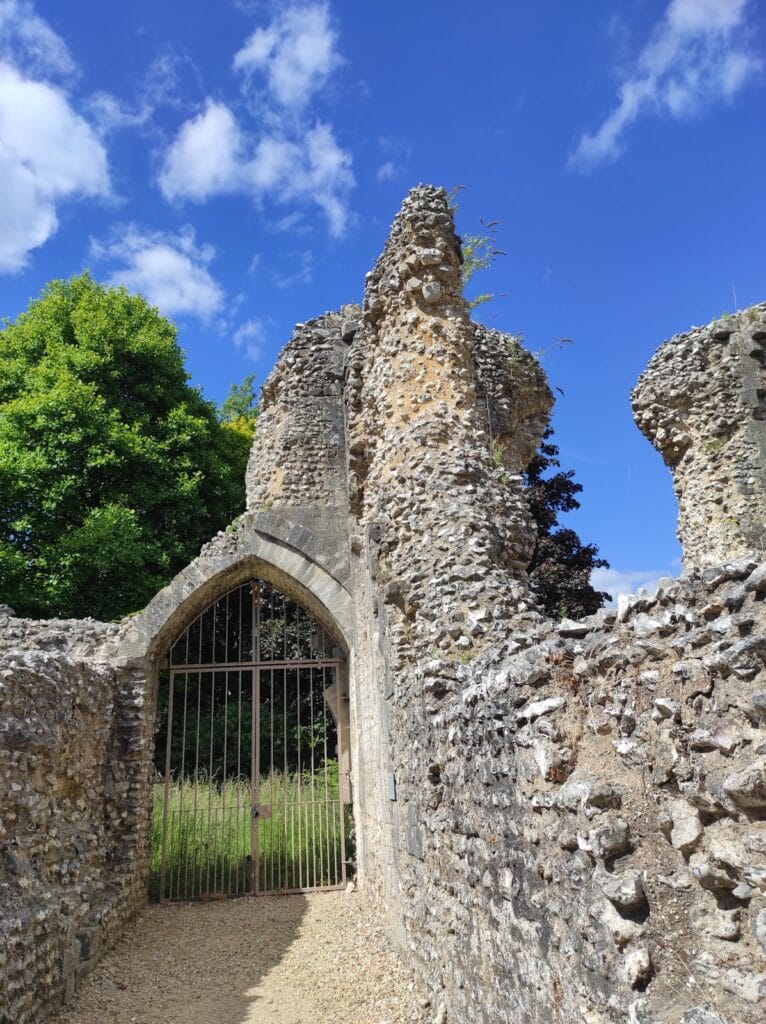 Wolvesey Castle: A Medieval Episcopal Palace in Winchester 4 Wolvesey Castle