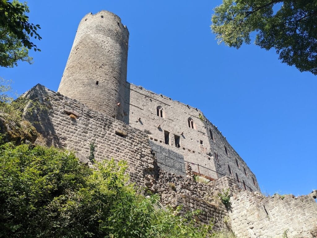 Château d'Andlau: A Medieval Fortified Castle in France 1 Château d'Andlau