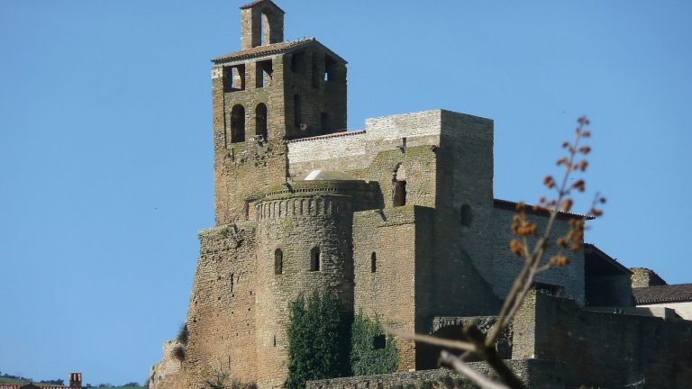 Àger Castle and Collegiate Church of Sant Pere: A Medieval Canonry