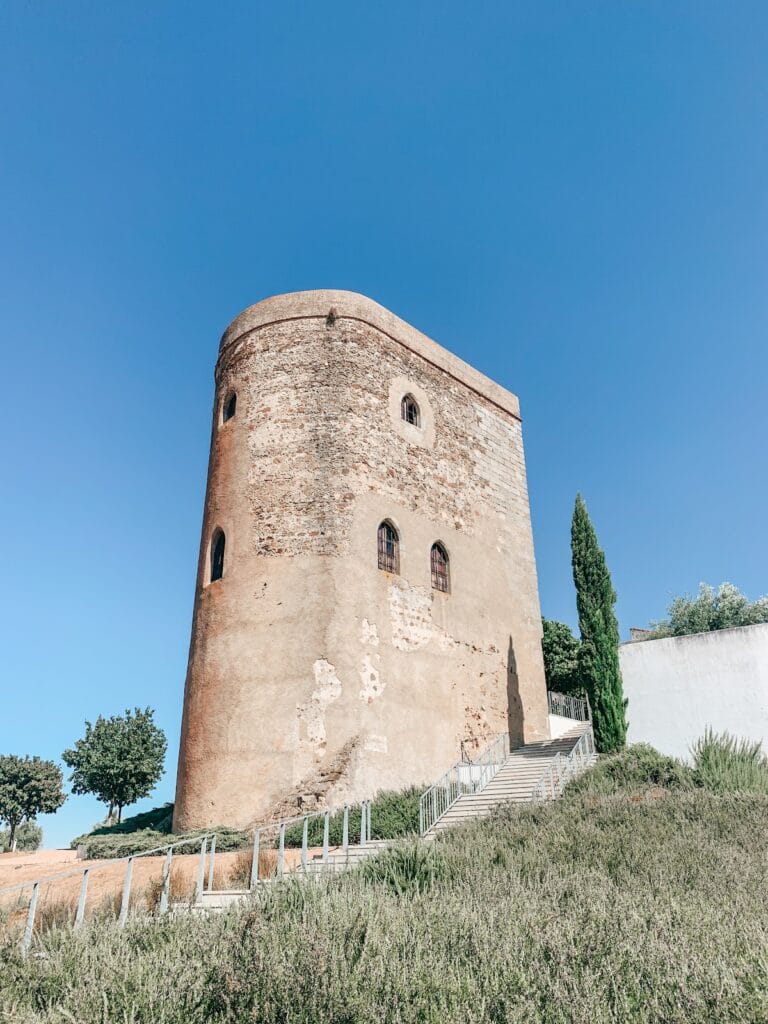 Castle of Redondo: A Medieval Fortification in Portugal 2 Castle of Redondo