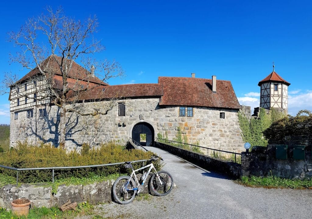 Burg Maienfels: A Jointly Held Castle in Germany 1 Burg Maienfels