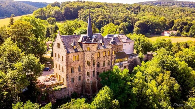 Burg Weißenburg: A Historic Hilltop Castle in Uhlstädt-Kirchhasel, Germany