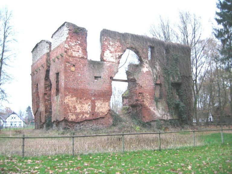 Burg Rahden: A Medieval Territorial Castle in Germany