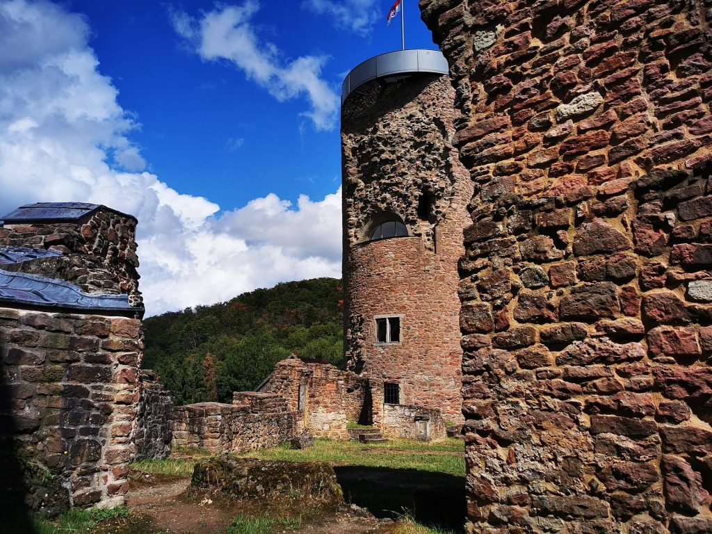 Burg Schwarzenfels: A Hilltop Castle and Administrative Residence in Germany 3 Burg Schwarzenfels