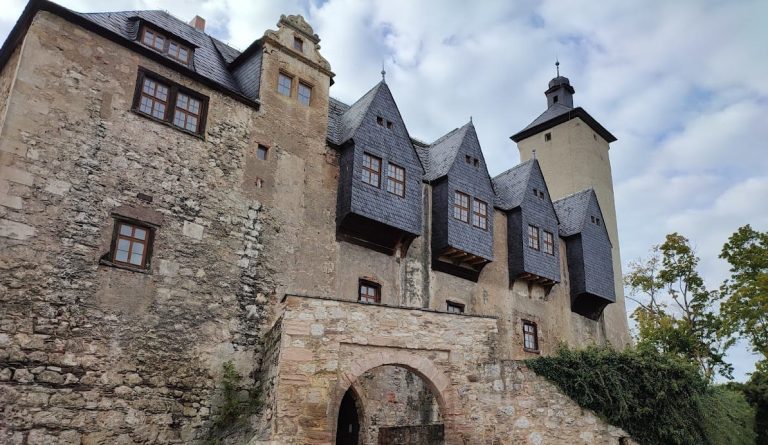 Ranis: A Preserved Hilltop Castle in Germany