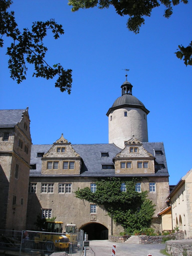 Ranis: A Preserved Hilltop Castle in Germany