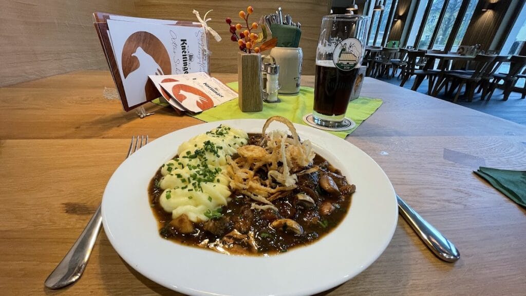 Hofmarkschloss Niedertraubling: A Historic Bavarian Castle in Obertraubling 8 Hofmarkschloss Niedertraubling