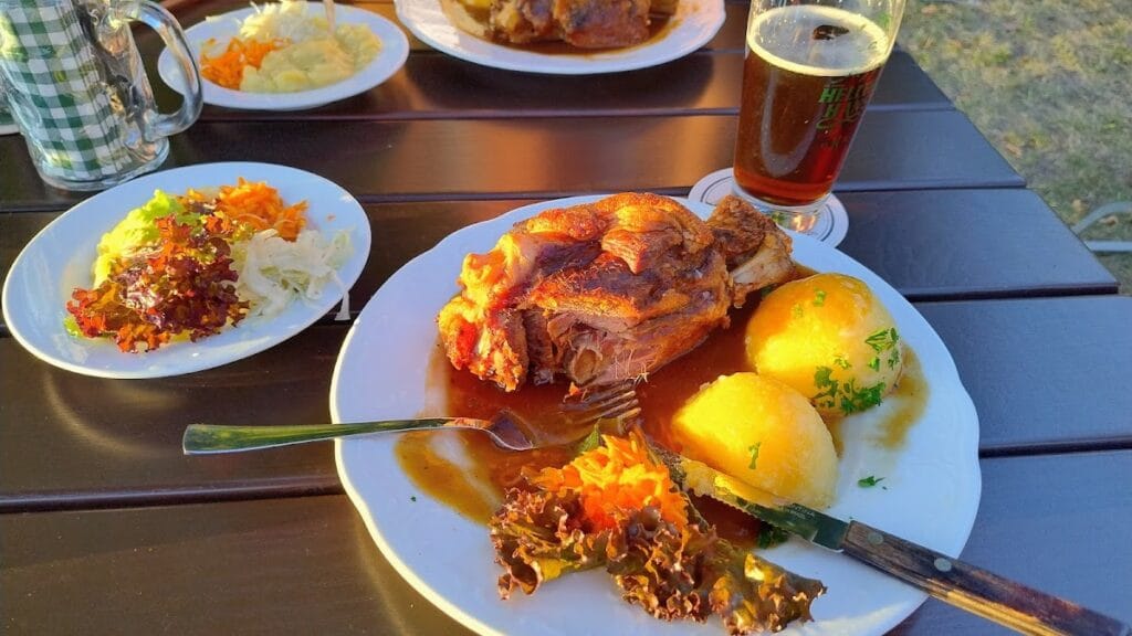 Hofmarkschloss Niedertraubling: A Historic Bavarian Castle in Obertraubling 9 Hofmarkschloss Niedertraubling