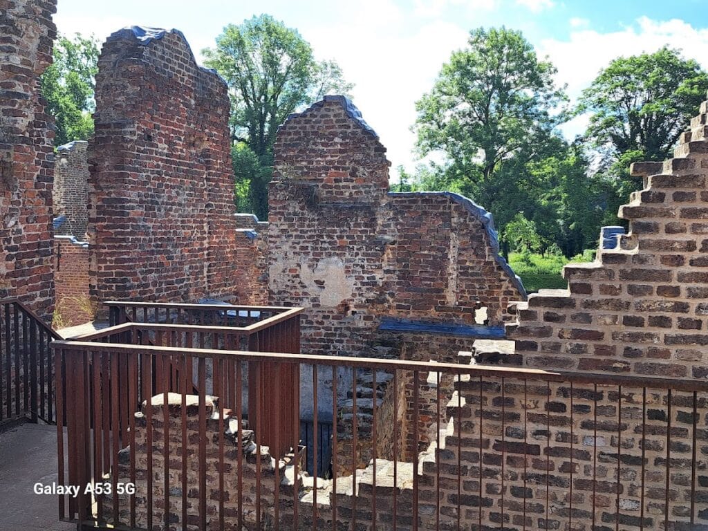 Kasteel Bleijenbeek: A Medieval Castle and Ruin in the Netherlands 4 Kasteel Bleijenbeek