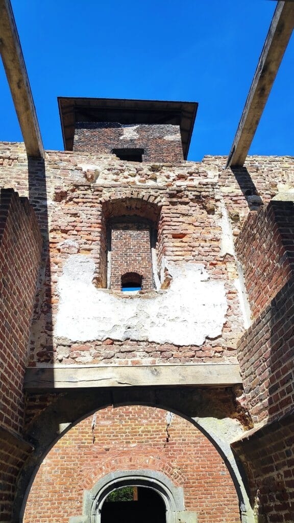 Kasteel Bleijenbeek: A Medieval Castle and Ruin in the Netherlands 5 Kasteel Bleijenbeek