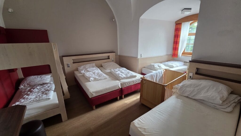 Burg Wernfels: A Medieval Administrative Castle and Youth Hostel 2 Burg Wernfels