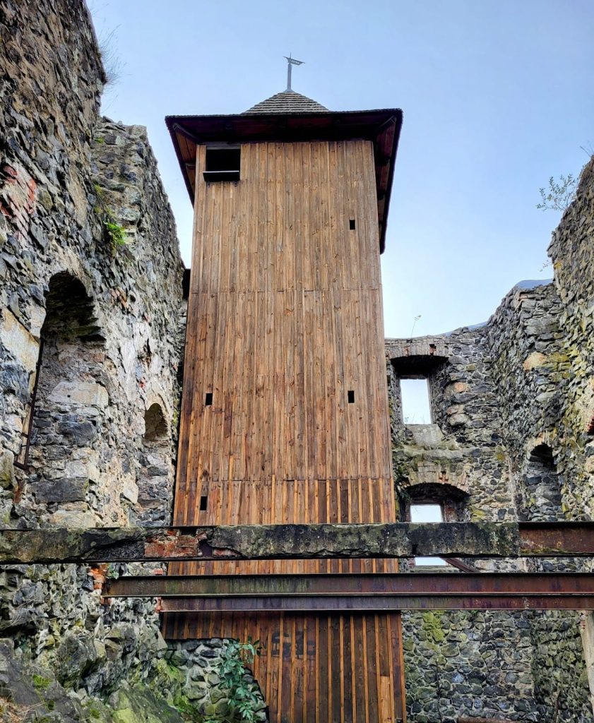 Česká Kamenice Castle: A Gothic Castle Ruin in Czechia 2 Česká Kamenice Castle