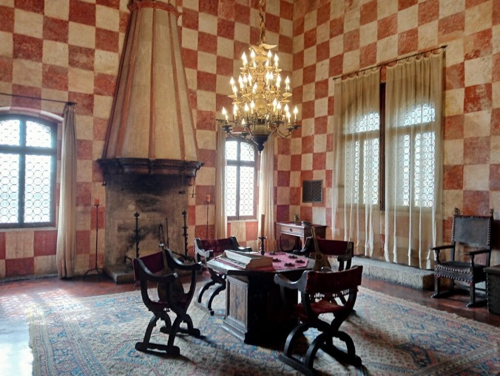 Castle of Monselice: A Medieval Fortified Complex in Italy 3 Castle of Monaselice